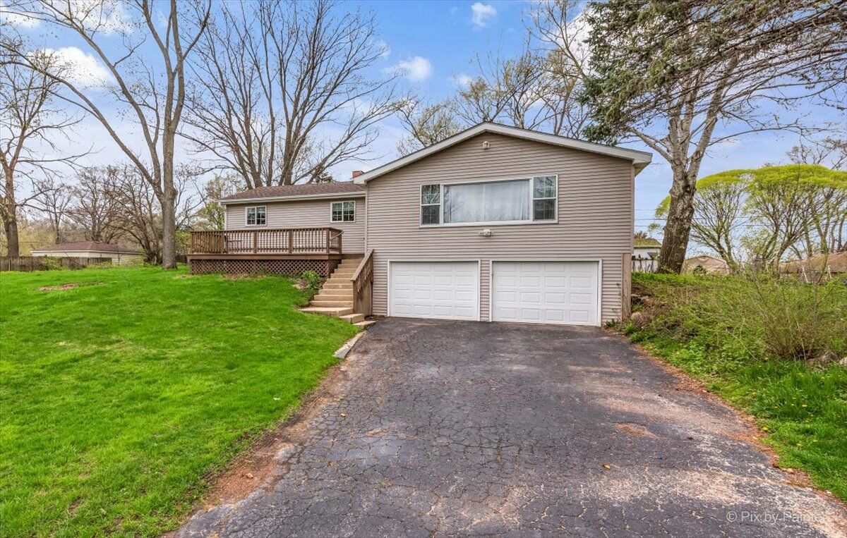 Property Photo: 2801 Cherry Drive IL 60097