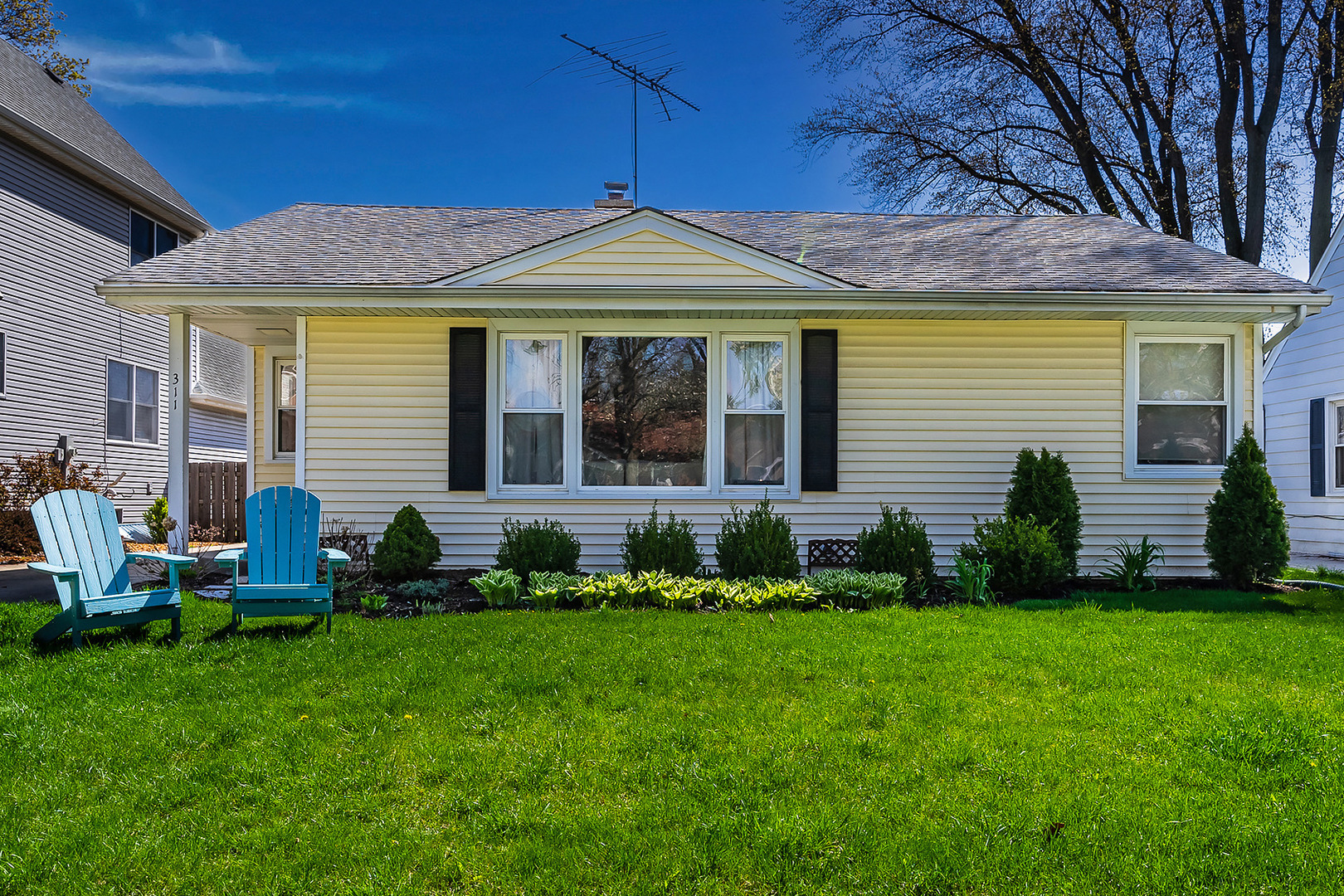 Property Photo:  311 S Wille Street  IL 60056 