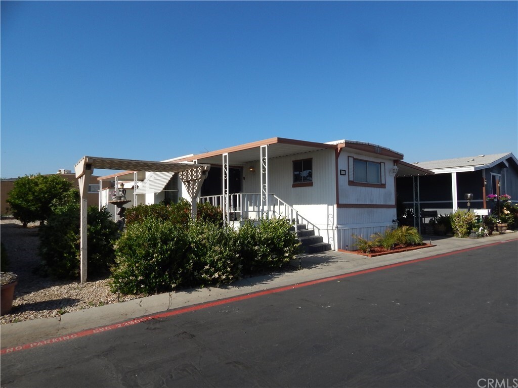 Property Photo: 31816 Avenue E 66 CA 92399