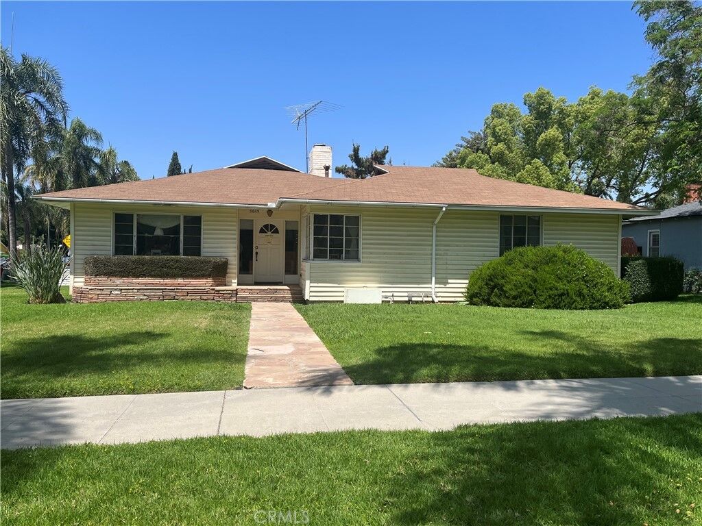 Property Photo:  5689 Riverside Avenue  CA 92506 