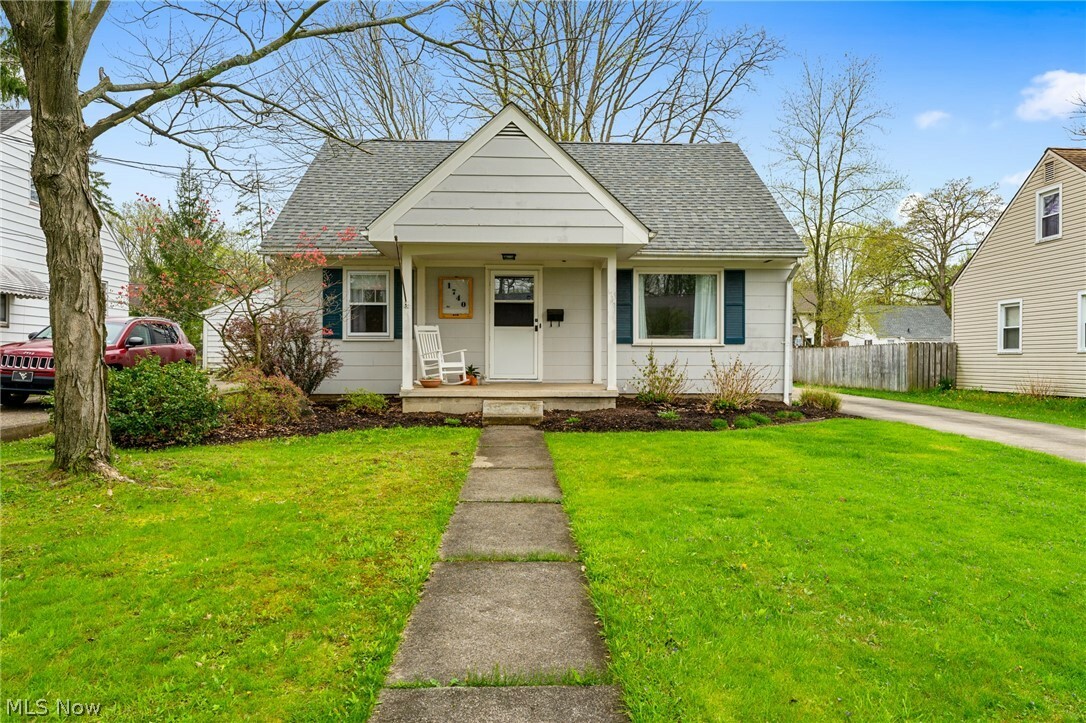 Property Photo:  1740 Maplewood Street NE  OH 44483 