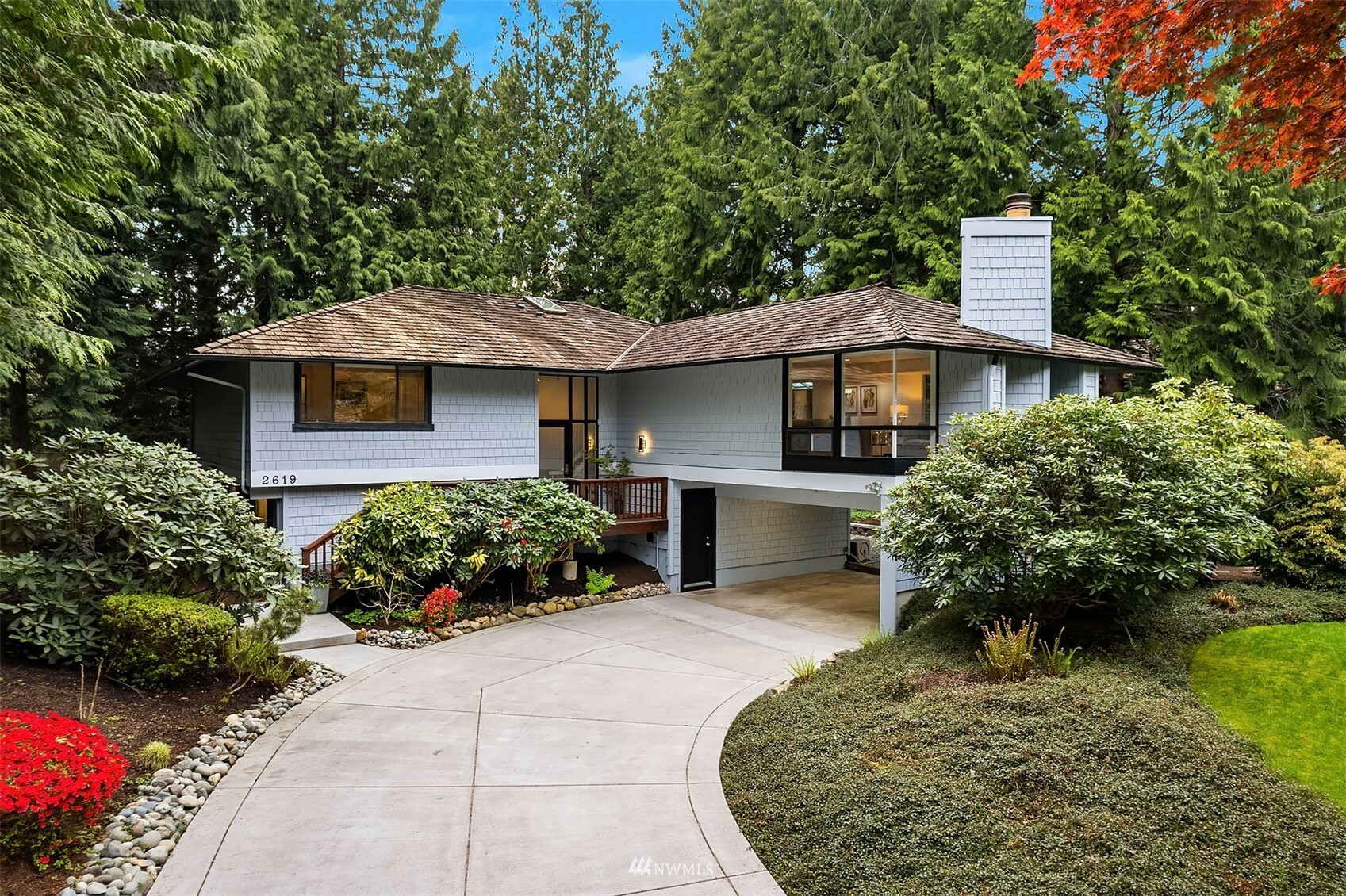 Property Photo:  2619 Sahalee Drive W  WA 98074 