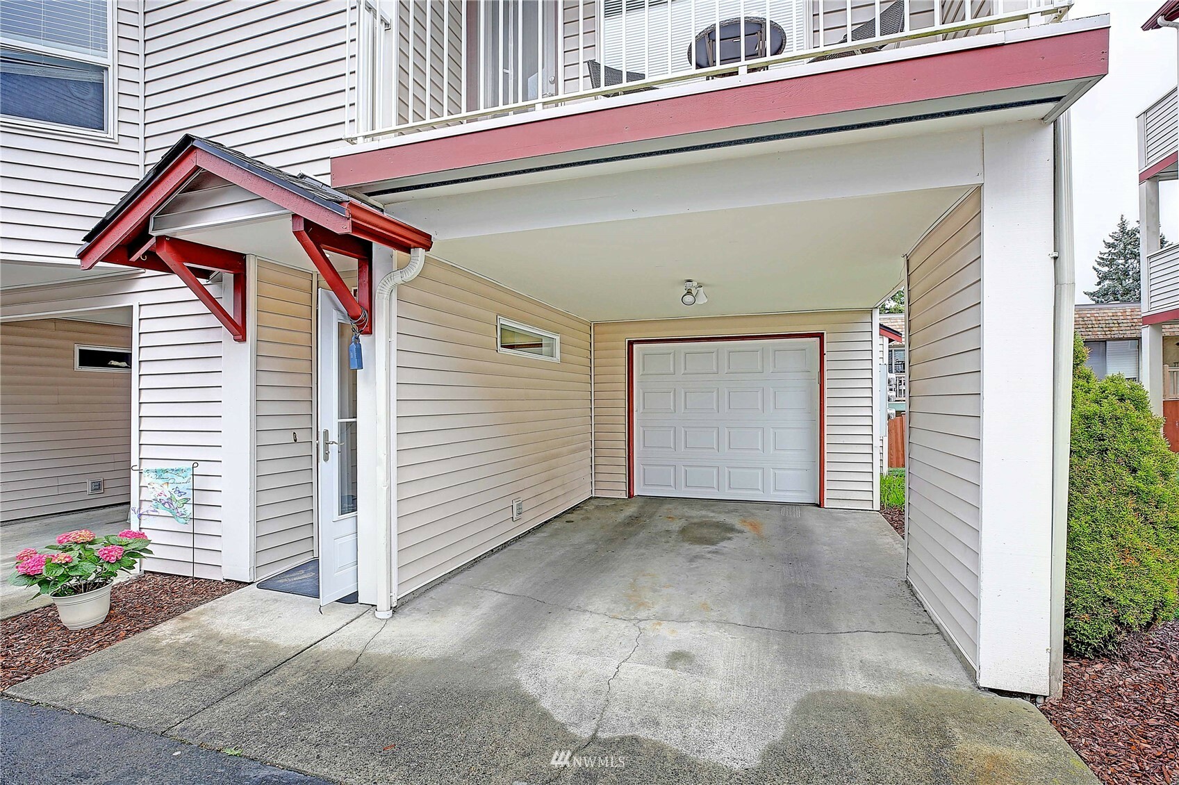 Property Photo:  8823 Holly Drive 505  WA 98208 