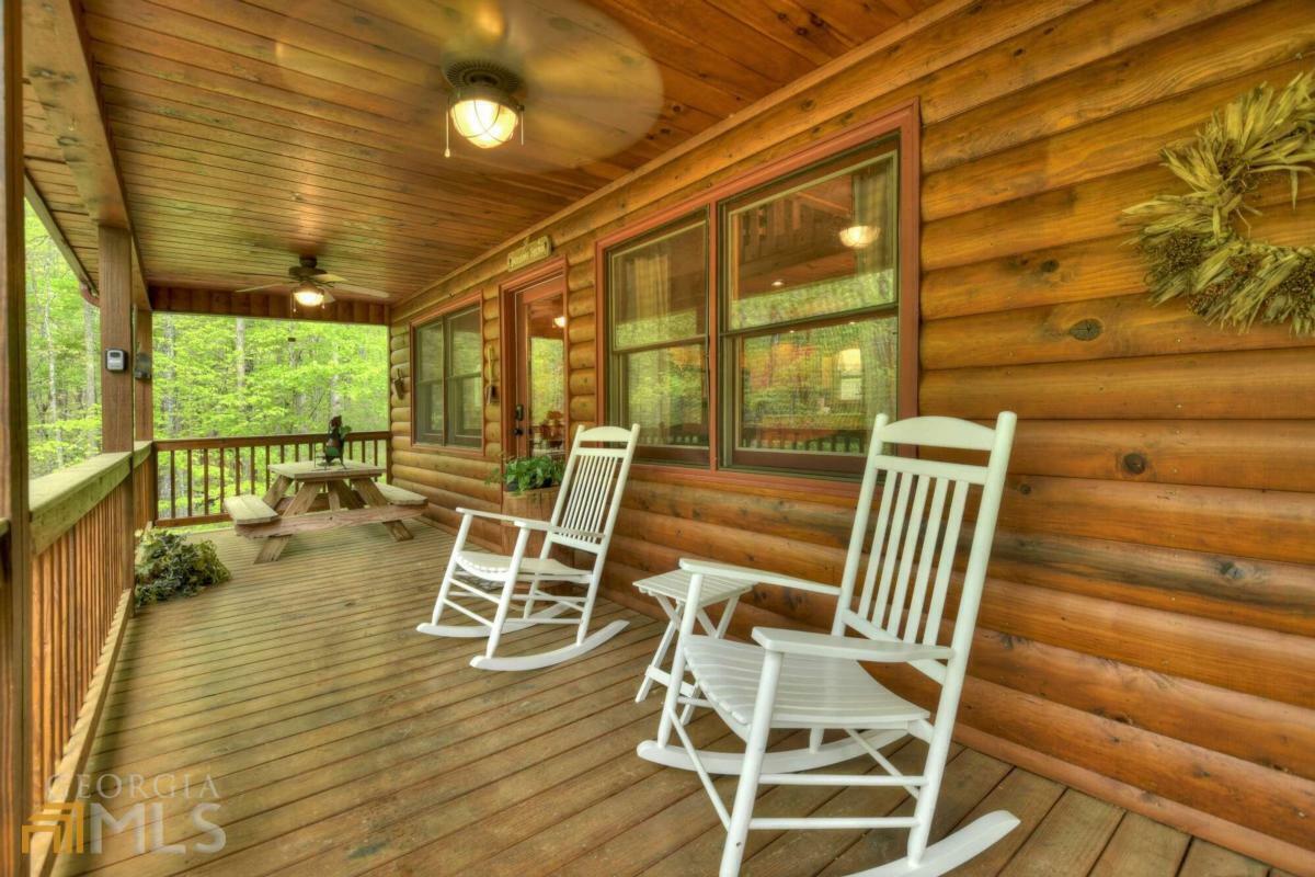 Property Photo: 890 Mountain Lake Circle GA 30513