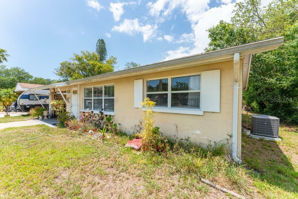 Property Photo:  2711 Jamaica Street  FL 34231 