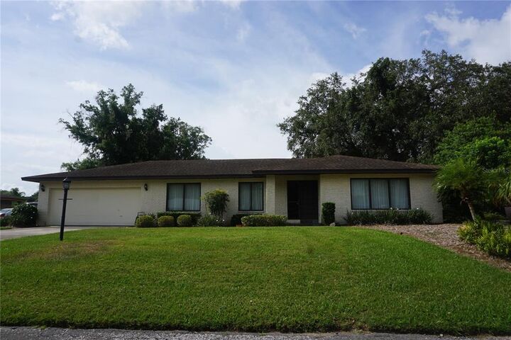 Property Photo:  1717 Inverness Drive  FL 33813 