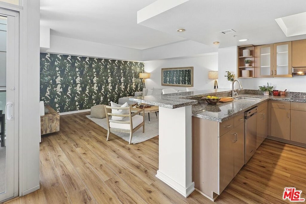 Property Photo:  13700 Marina Pointe Drive 1707  CA 90292 