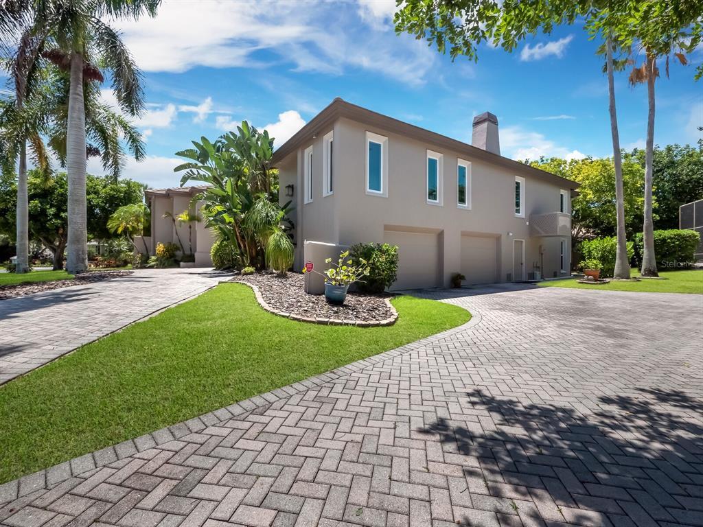 Property Photo:  3610 Bayou Circle  FL 34228 