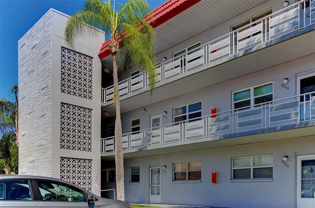 Property Photo: 5660 80th Street N B207 FL 33709