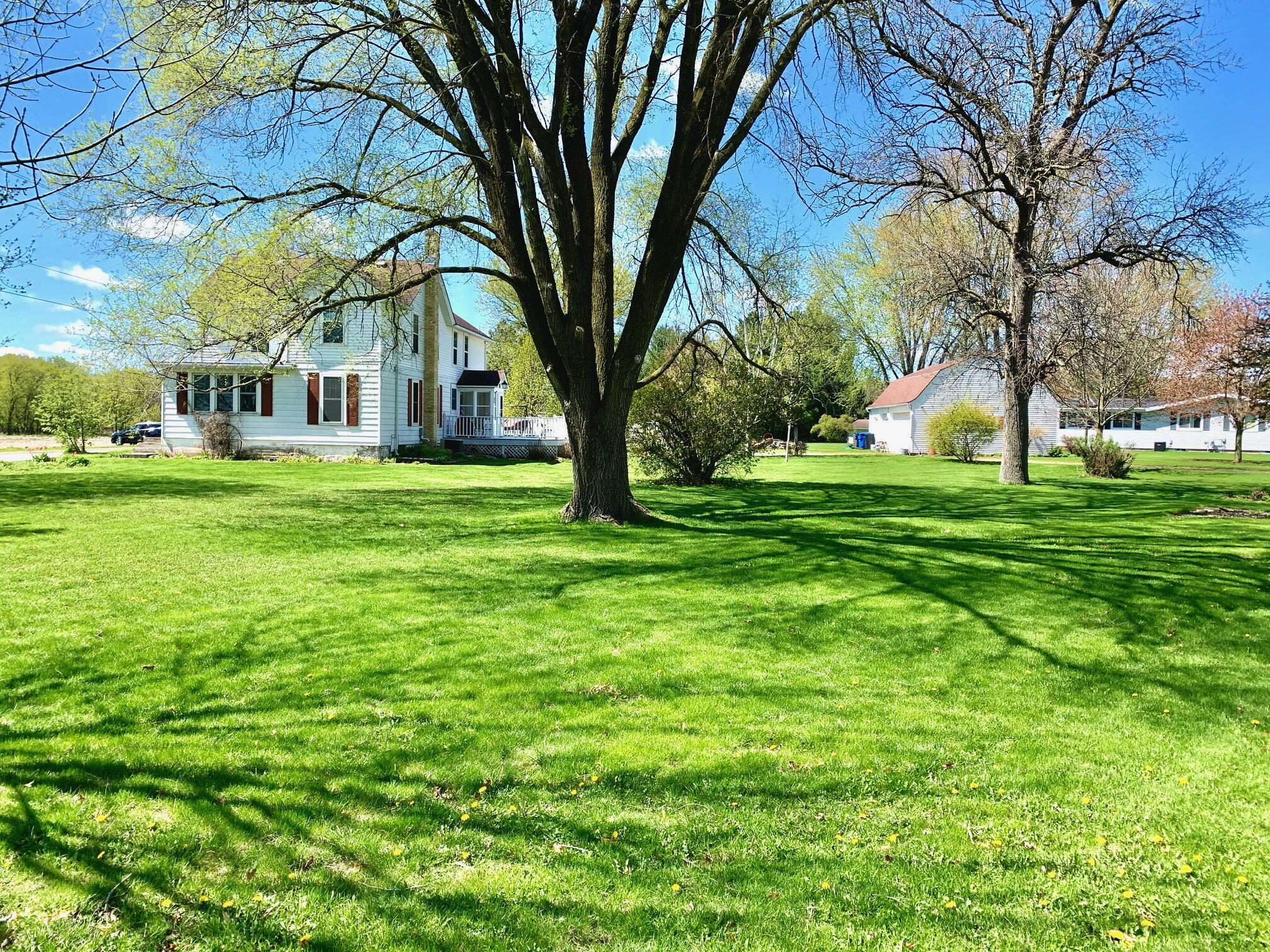 Property Photo:  706 Milford St  WI 53094 