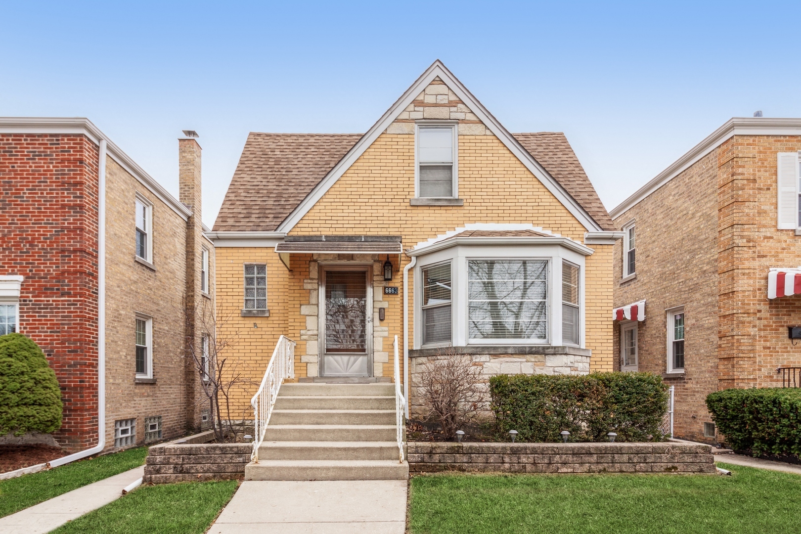 Property Photo:  6663 W Schreiber Avenue  IL 60631 