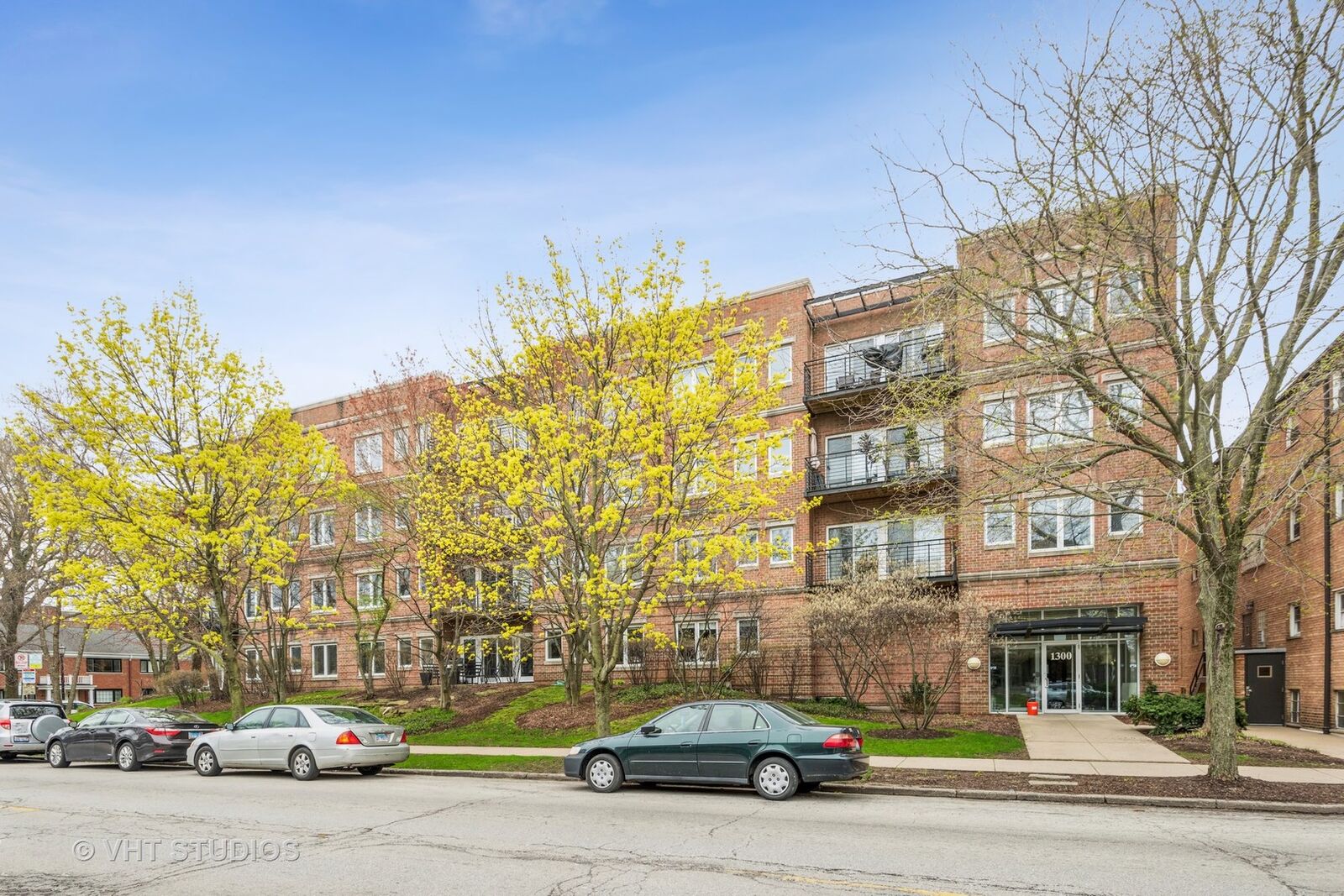 Property Photo:  1300 Central Street 402  IL 60201 