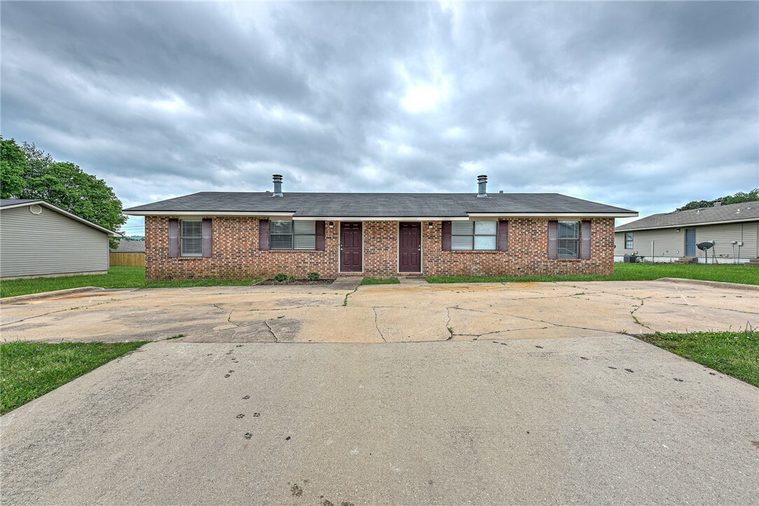 Property Photo:  4497 &Amp 4499 W Acoma Street  AR 72704 