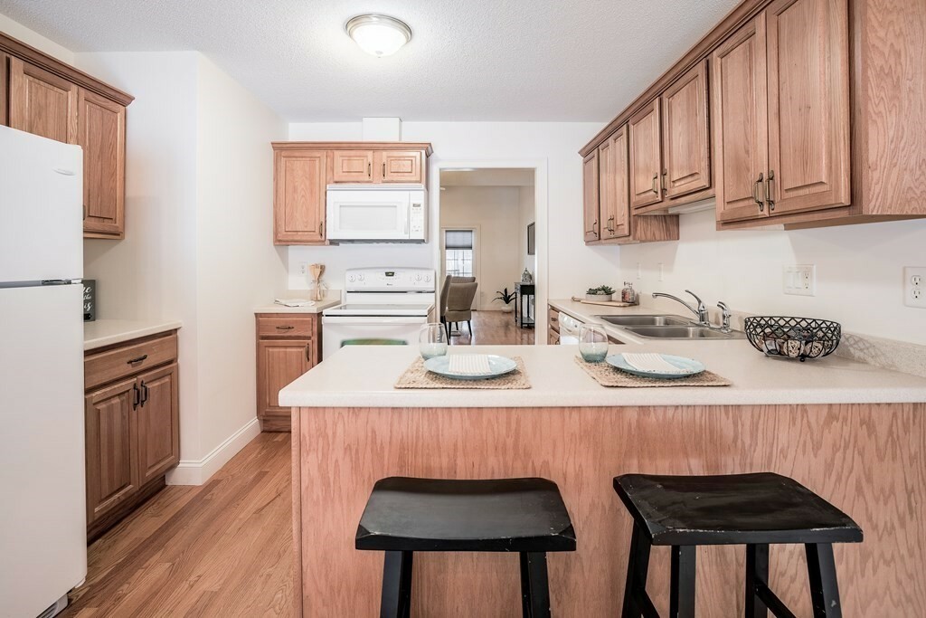 Property Photo: 23 Lodge Ln 23 MA 01095