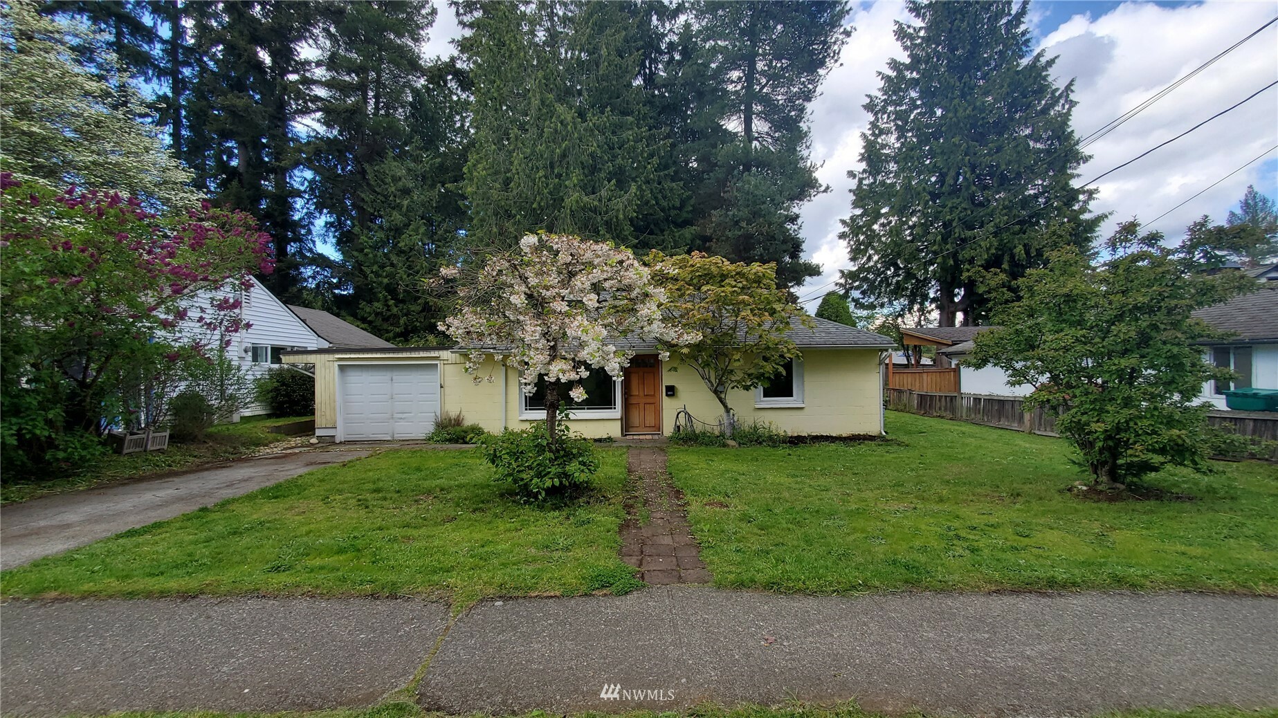 Property Photo:  5005 236th Street SW  WA 98043 