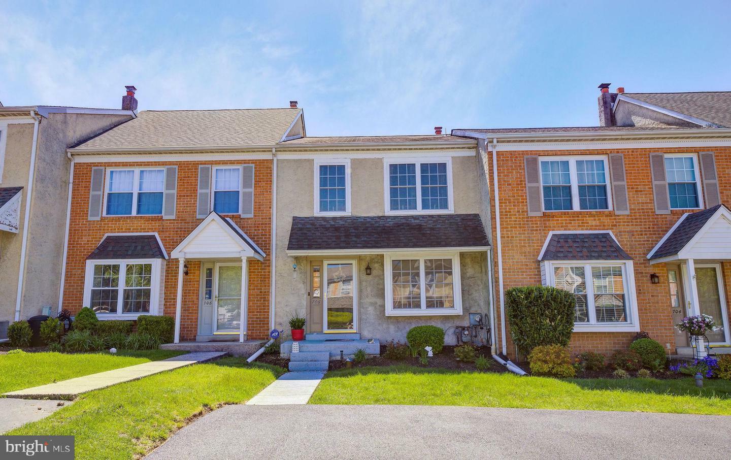 Property Photo: 706 Sandalwood Lane PA 19403