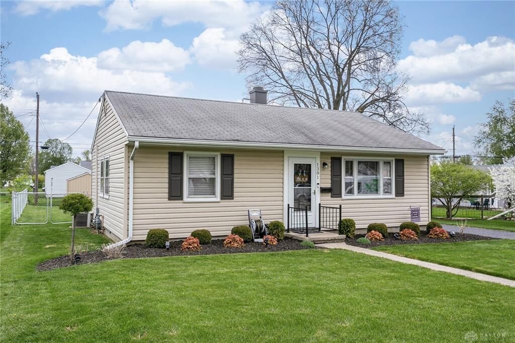 Property Photo: 1381 Covent Road OH 45373