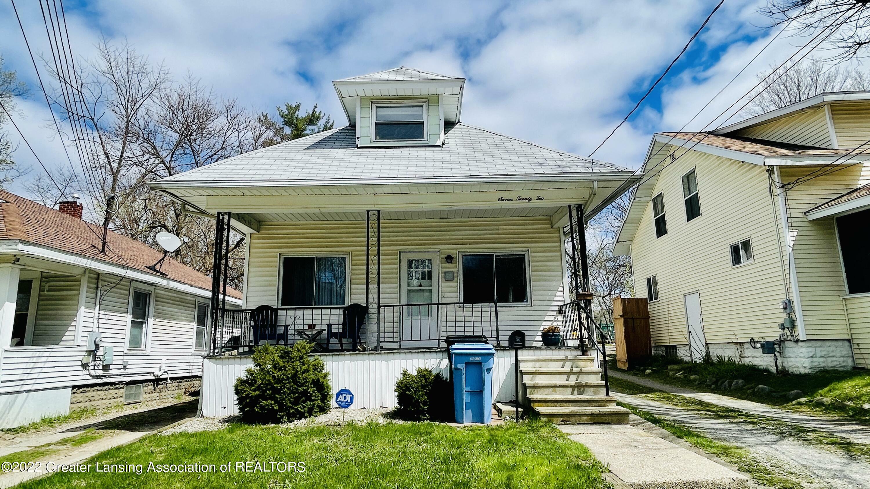 Property Photo:  722 Cleveland Street  MI 48906 