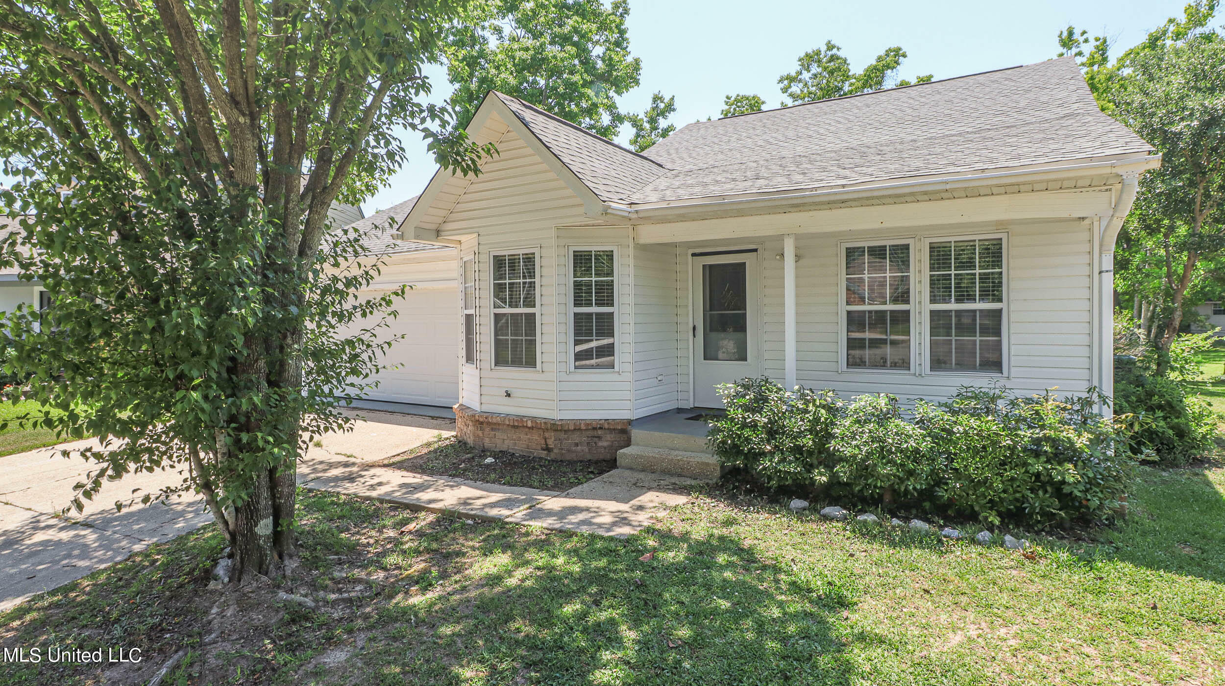 Property Photo:  110 Yolanda Court  MS 39571 