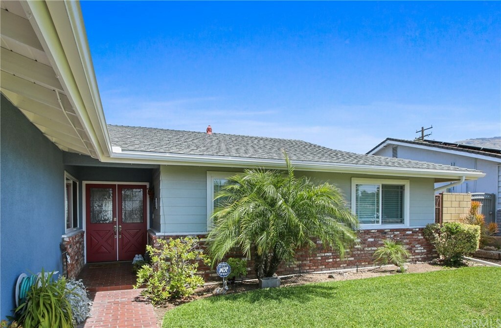 Property Photo:  1401 E Comstock Avenue  CA 91741 