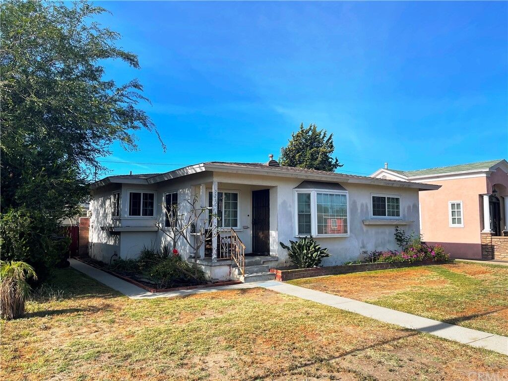 Property Photo:  9236 Rendalia Street  CA 90706 
