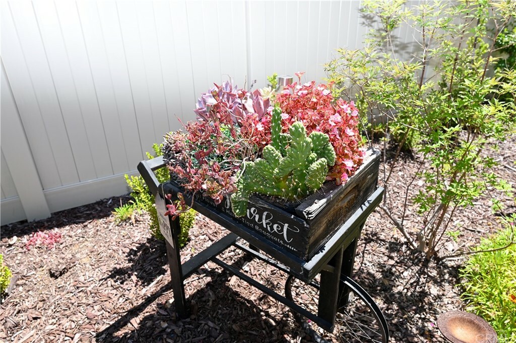 Property Photo: 368 Ventasso Way CA 92028