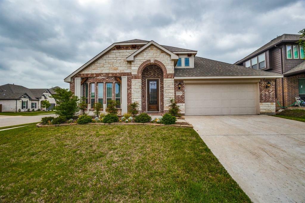 Property Photo: 1119 Kettlewood Drive TX 76247