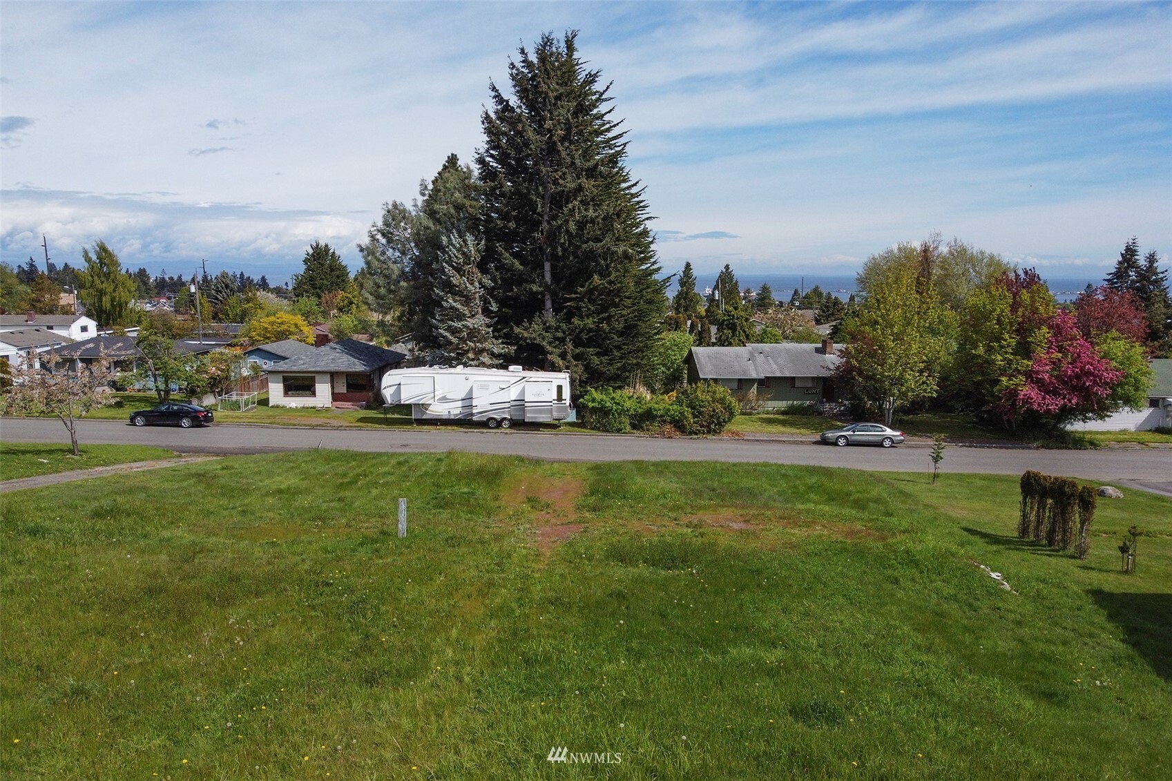 Property Photo:  218 E Lopez Avenue  WA 98362 