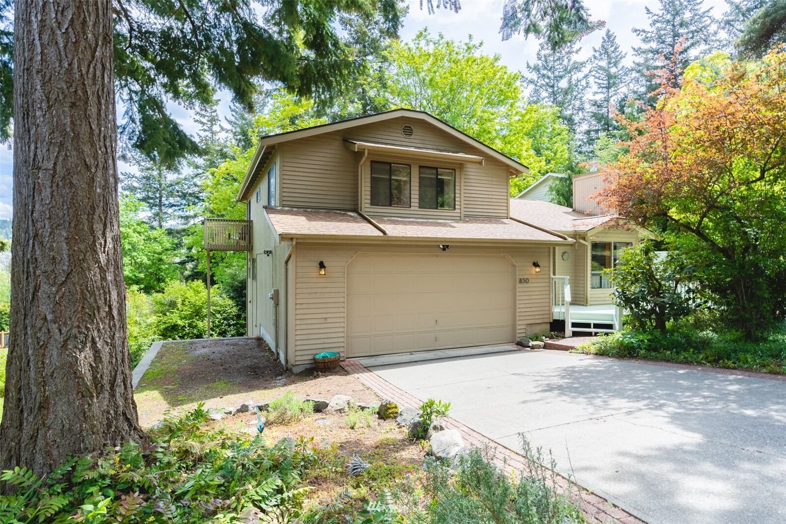 Property Photo:  830 Newell Street  WA 98225 