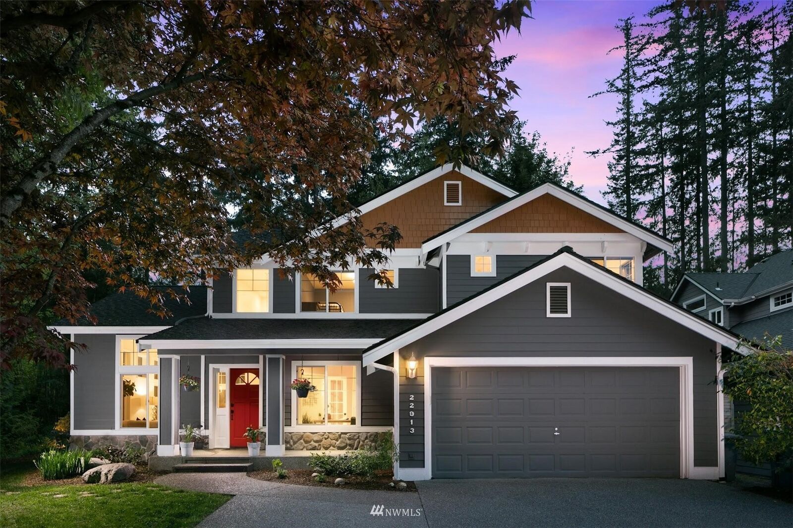 Property Photo:  22913 SE 25th Place  WA 98075 
