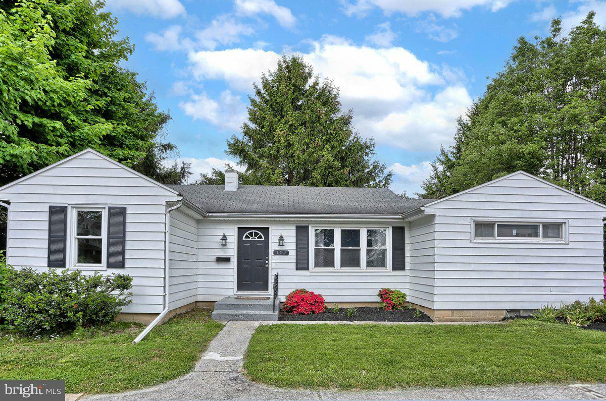 Property Photo: 407 Conewago Street PA 17057