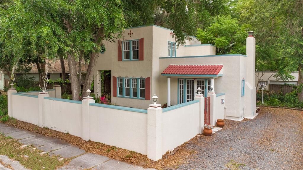 Property Photo: 2019 S Park Avenue FL 32771