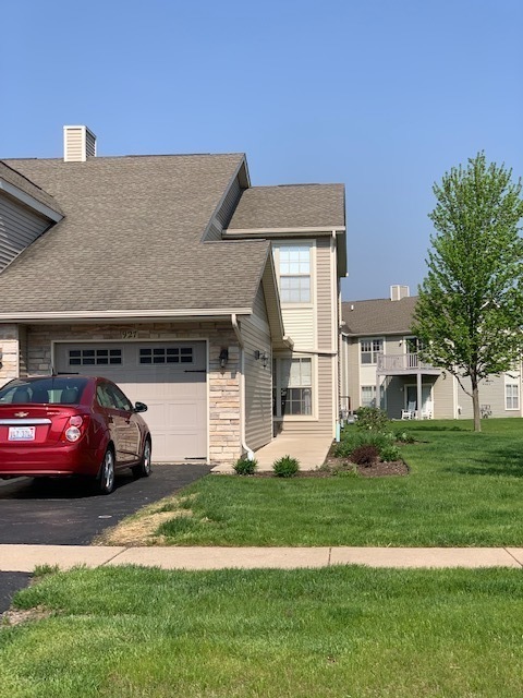 Property Photo:  927 Buckingham Drive 927  IL 60178 