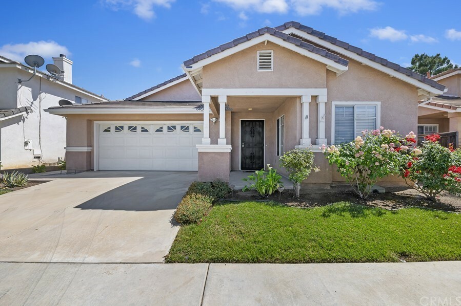 Property Photo:  590 Pointe Vista Court  CA 92881 