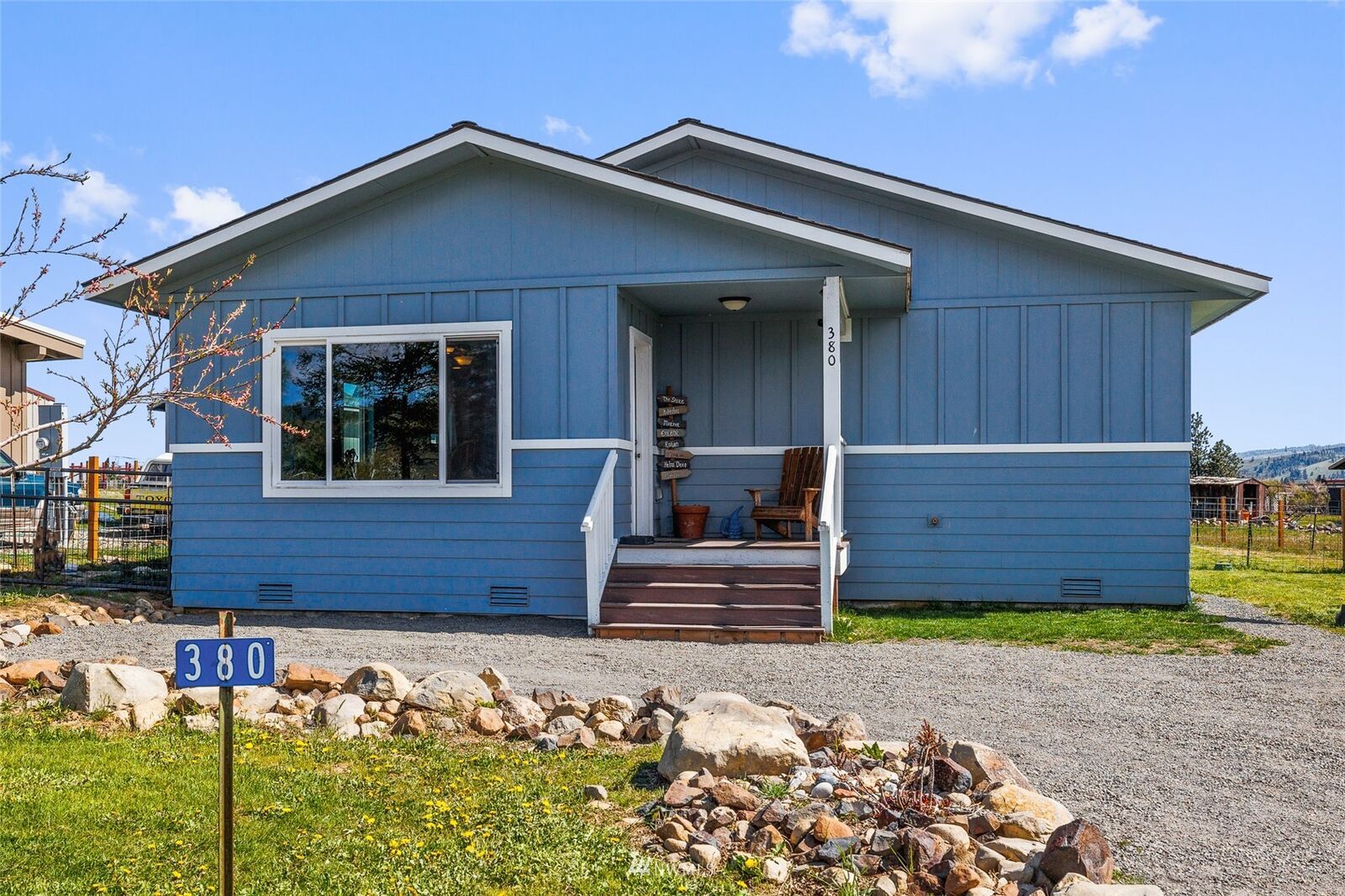 Property Photo:  380 Highline Loop  WA 98922 