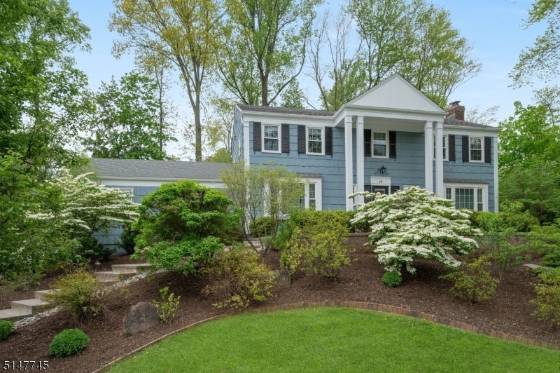 Property Photo:  29 Chimney Ridge Dr  NJ 07960 