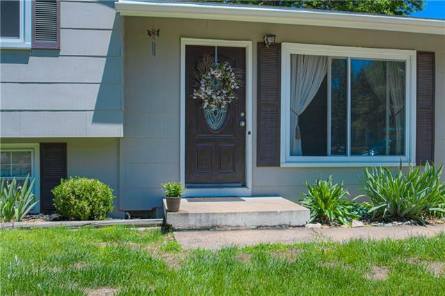 Property Photo: 1205 S Skyline Drive MO 64068