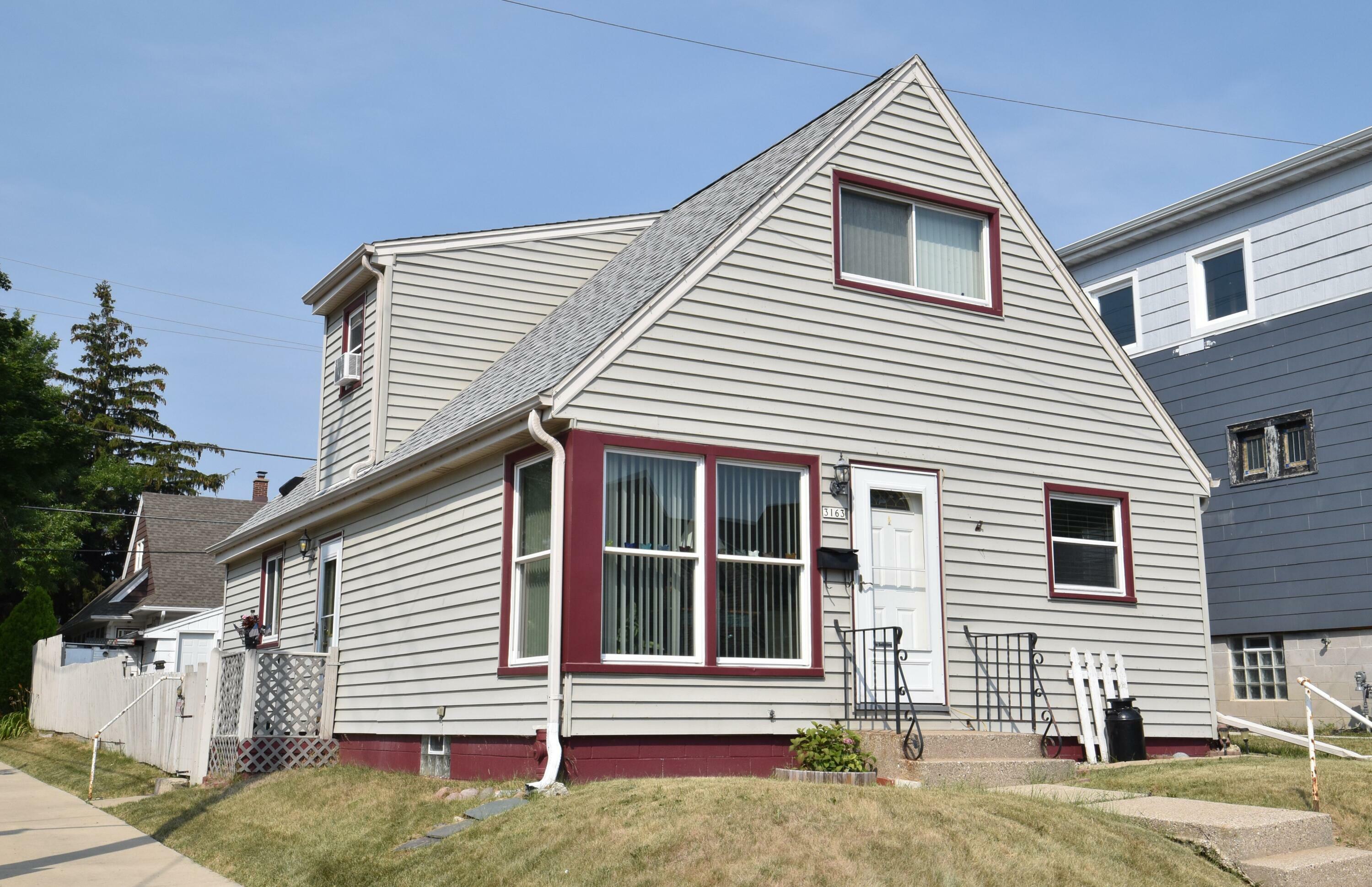 Property Photo:  3163 S Kinnickinnic Ave  WI 53207 