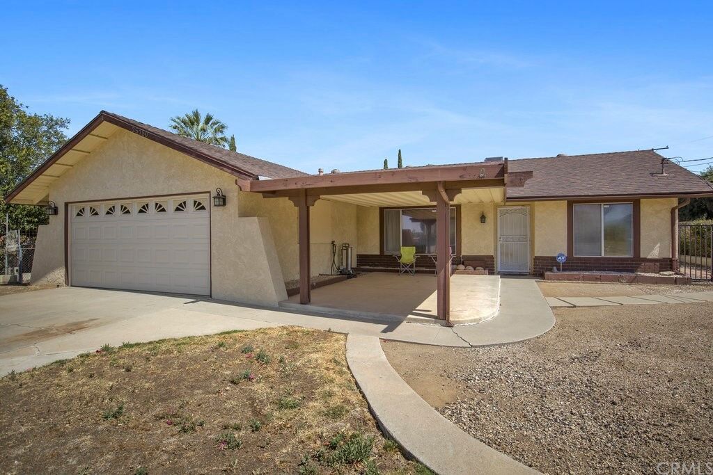 Property Photo:  25750 Cottonwood Avenue  CA 92553 