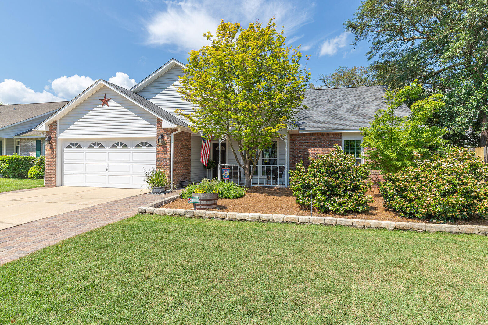 Property Photo: 4500 Parkwood Square FL 32578
