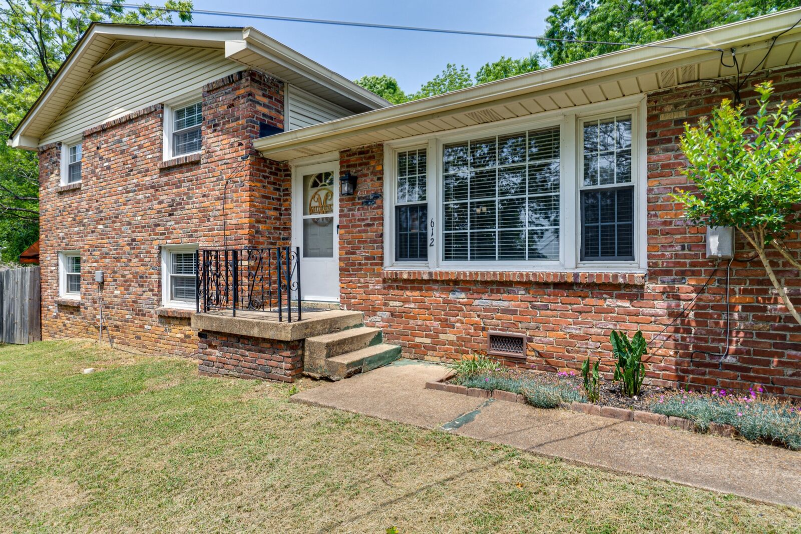 Property Photo:  612 Dorothy Dr  TN 37072 