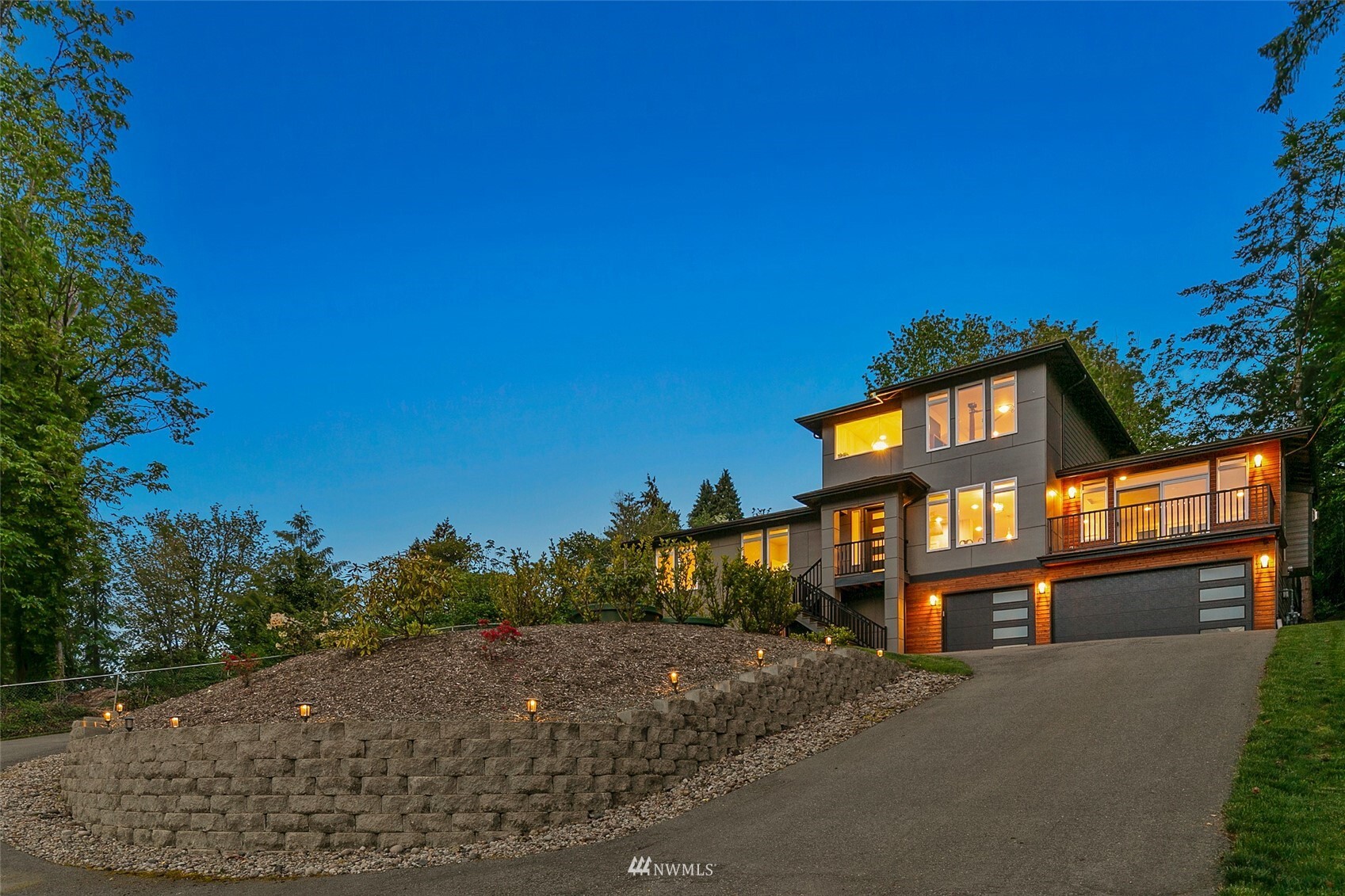 Property Photo: 7811 S 132nd Street WA 98178