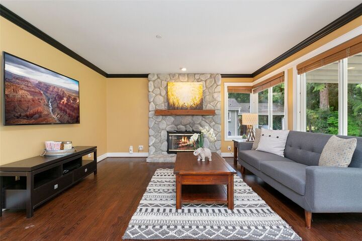 Property Photo:  125 W Griffin Creek Road NE  WA 98014 