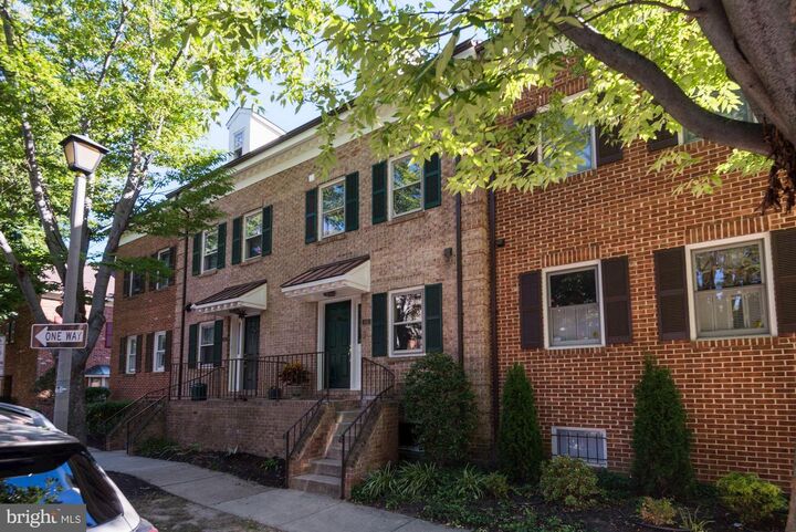 1137 N Taylor Street  Arlington VA 22201 photo