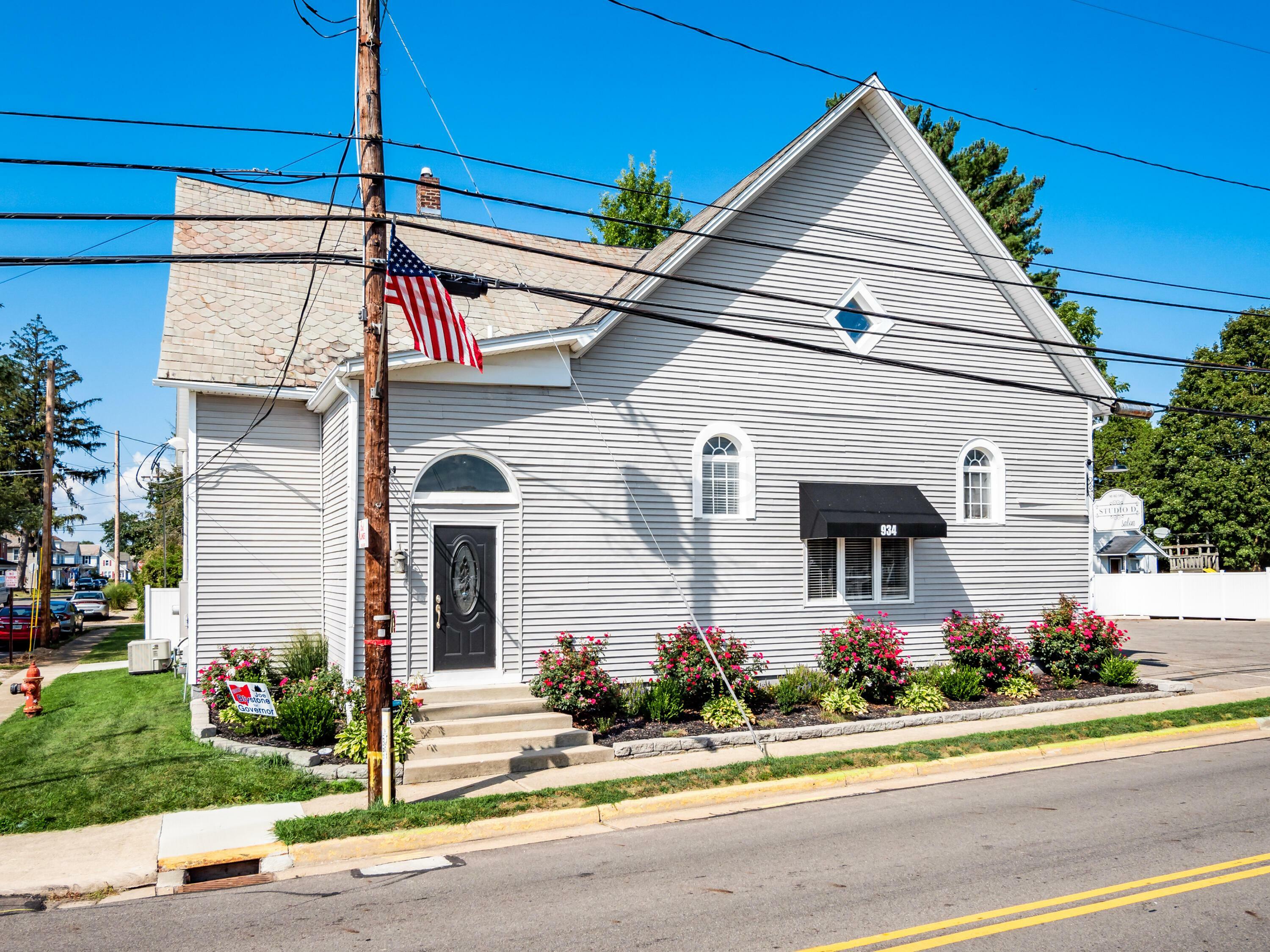 Property Photo: 934 W Market Street OH 43105