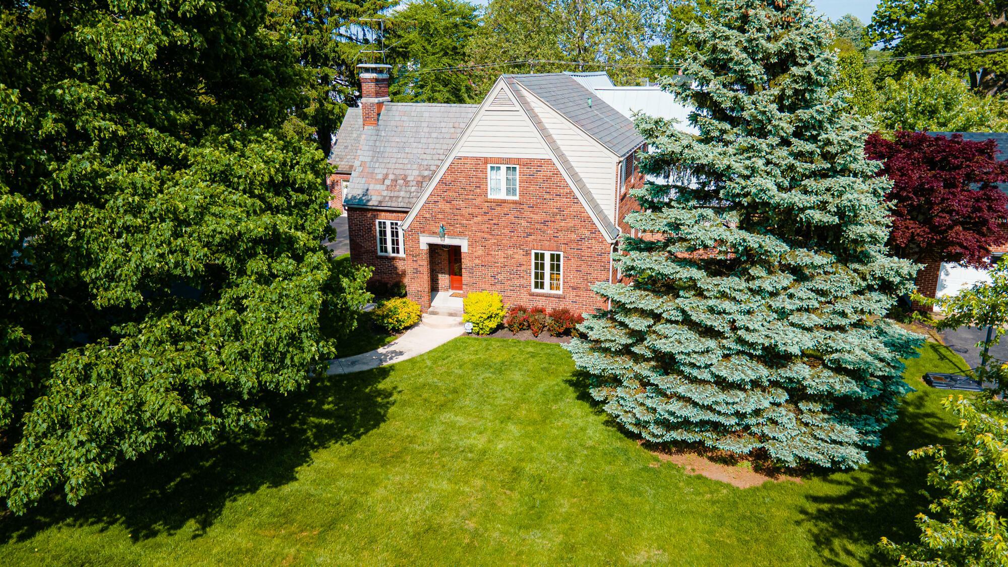 Property Photo: 570 King Avenue OH 43302