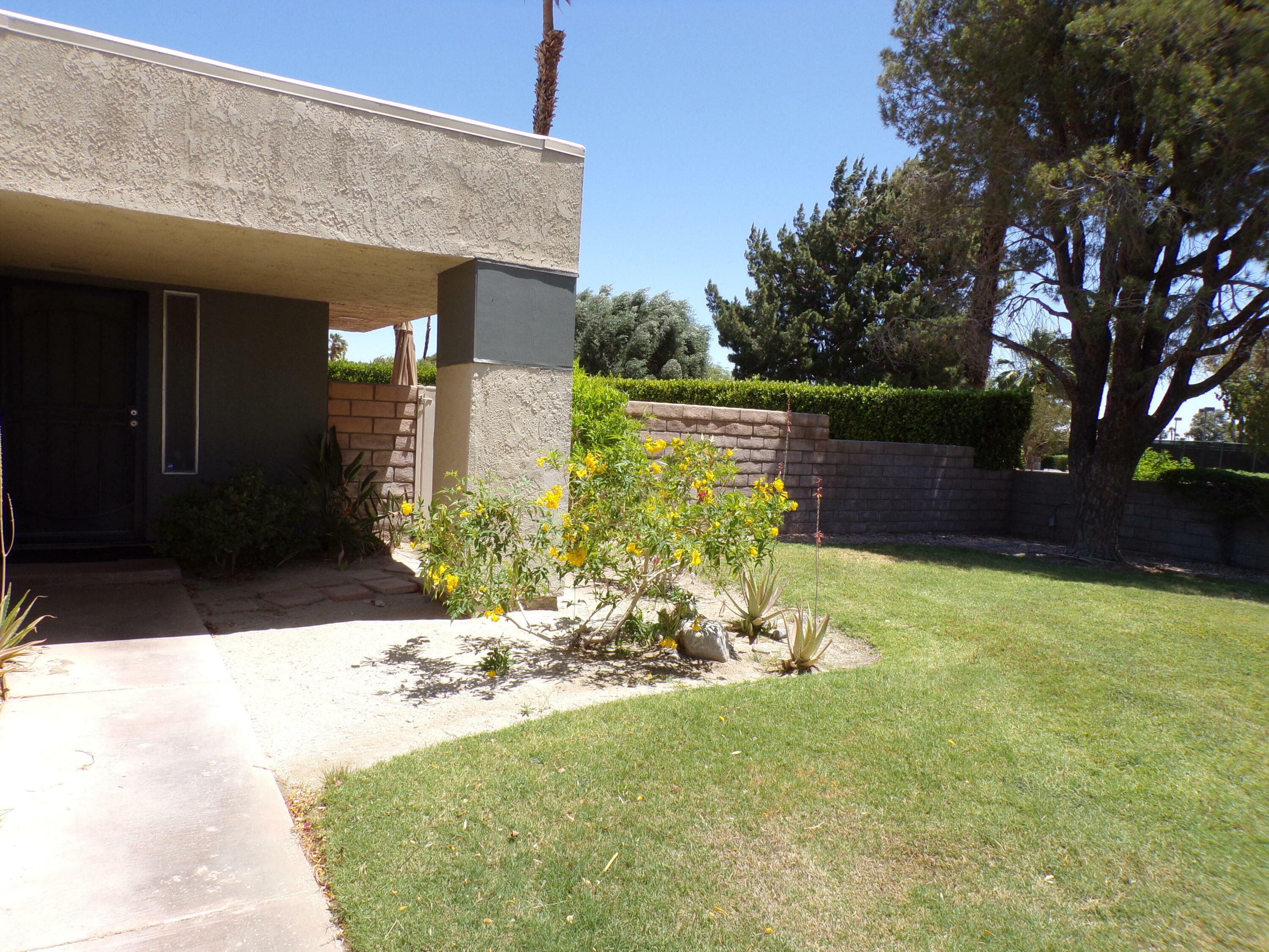 Property Photo:  1280 Sunflower Lane 253  CA 92262 