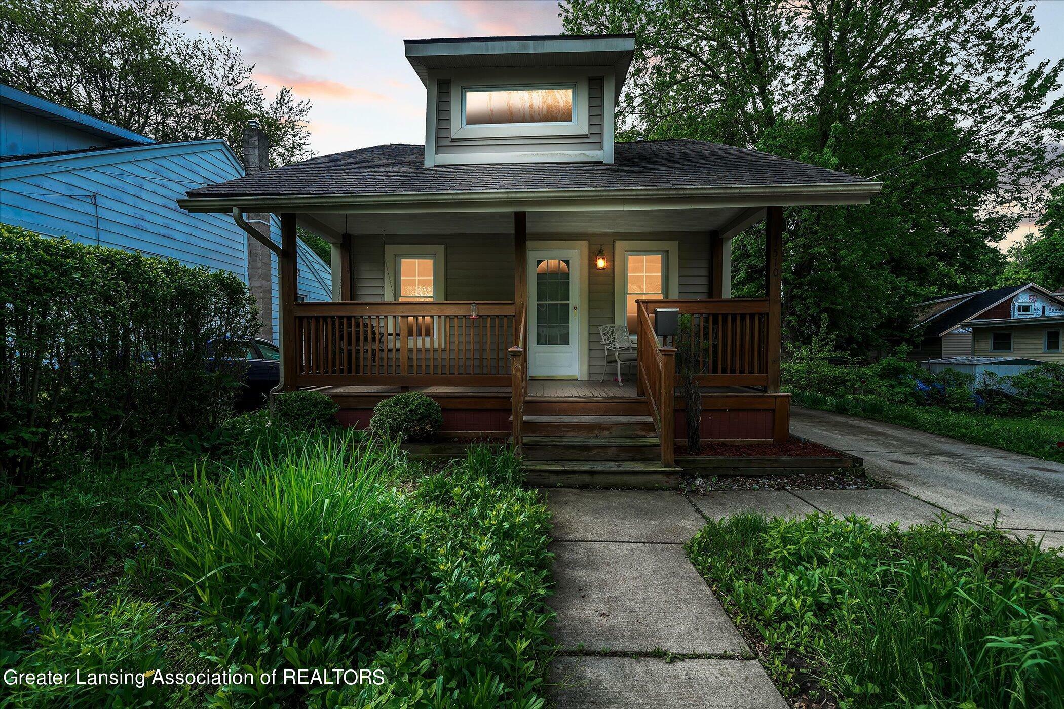 Property Photo:  1510 Sheldon Street  MI 48906 