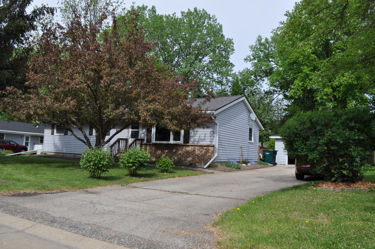 Property Photo:  29 N Maria Dr  WI 53121 