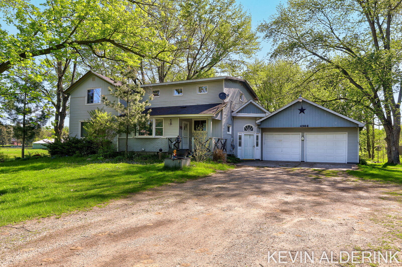 Property Photo:  4301 48th Street  MI 49423 